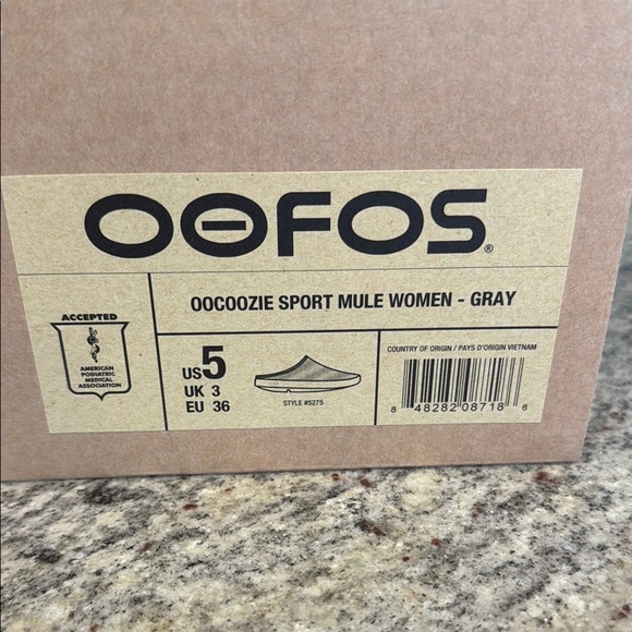 OOFOS SIZE 5 - Picture 4 of 11